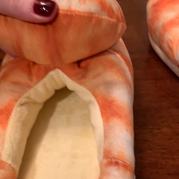 Brand new orange cat super soft and comfortable cats slippers. Must have! - Picture 9 of 9